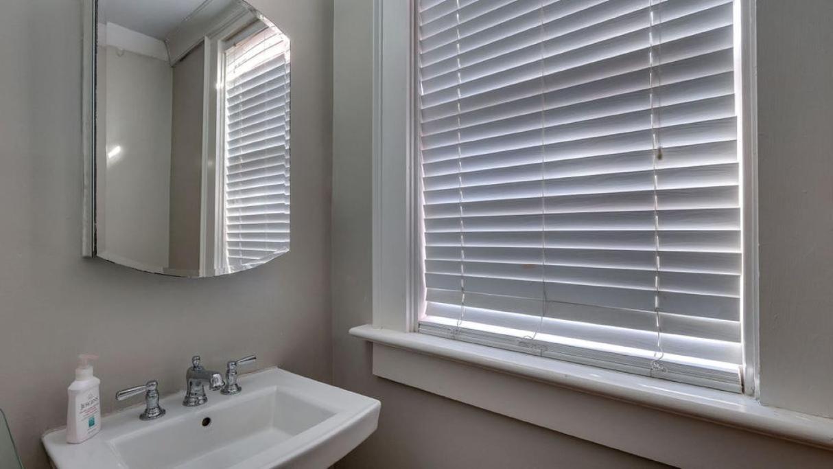 201 York #3 - Homey Downtown 2 Bedroom Steps From The River サバンナ エクステリア 写真