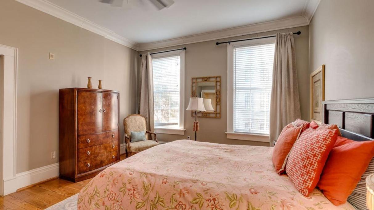 201 York #3 - Homey Downtown 2 Bedroom Steps From The River サバンナ エクステリア 写真