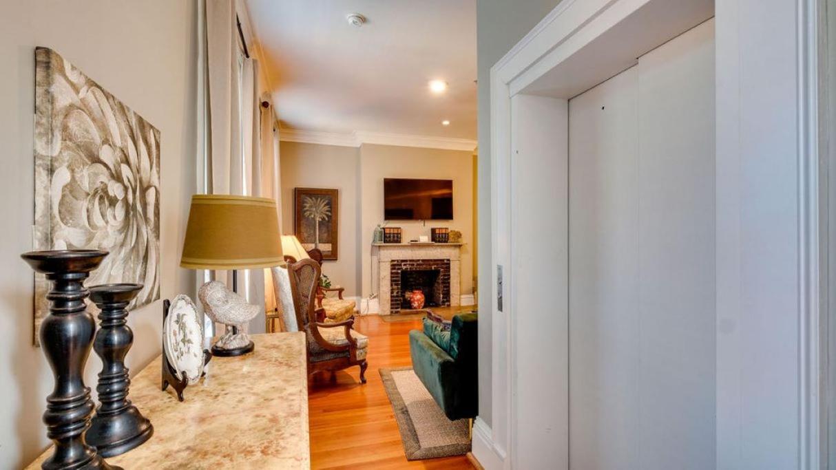 201 York #3 - Homey Downtown 2 Bedroom Steps From The River サバンナ エクステリア 写真