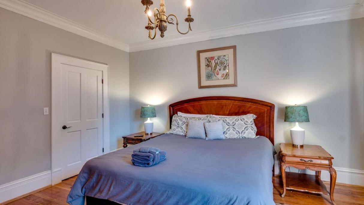 201 York #3 - Homey Downtown 2 Bedroom Steps From The River サバンナ エクステリア 写真